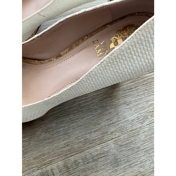 Vince Camuto Peep Toe White Heels Size 8 1/2 - Picture 9 of 12